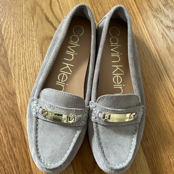 Calvin Klein Lunasi Style suede loafer. Light tan color. size 7.5 - Picture 4 of 9